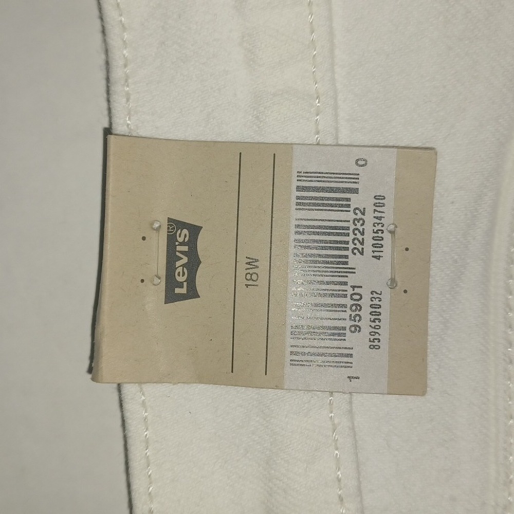 Levi's 501 Button-Fly Shorts White Size-18W NWT - Picture 3 of 5